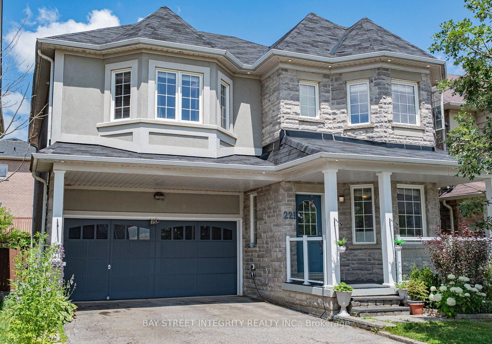 221-woodspring-avenue-newmarket-ontario-n13579918