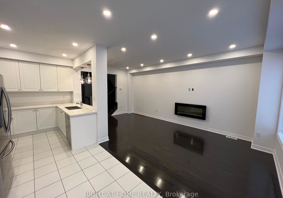 7-constable-street-aurora-ontario-n13580218
