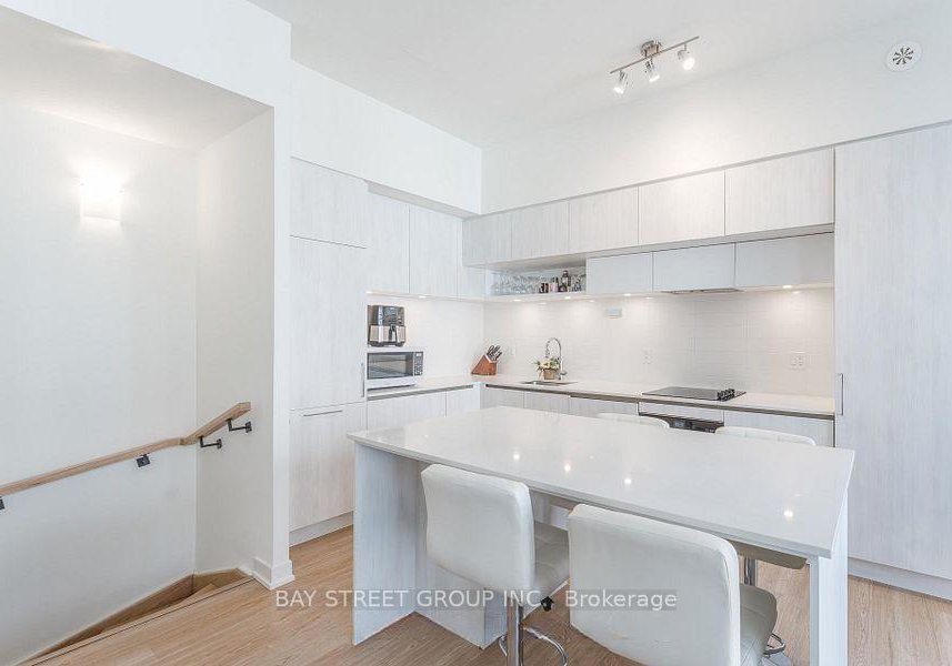 14-david-eyer-road-richmond-hill-ontario-n13580584