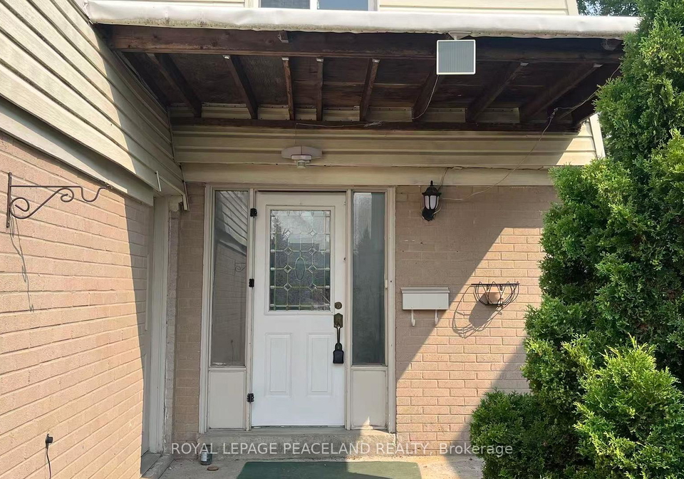 711-irwin-crescent-newmarket-ontario-n13580740