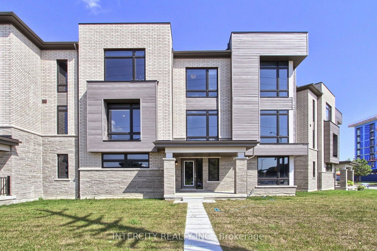 130-blick-crescent-aurora-ontario-n13580828