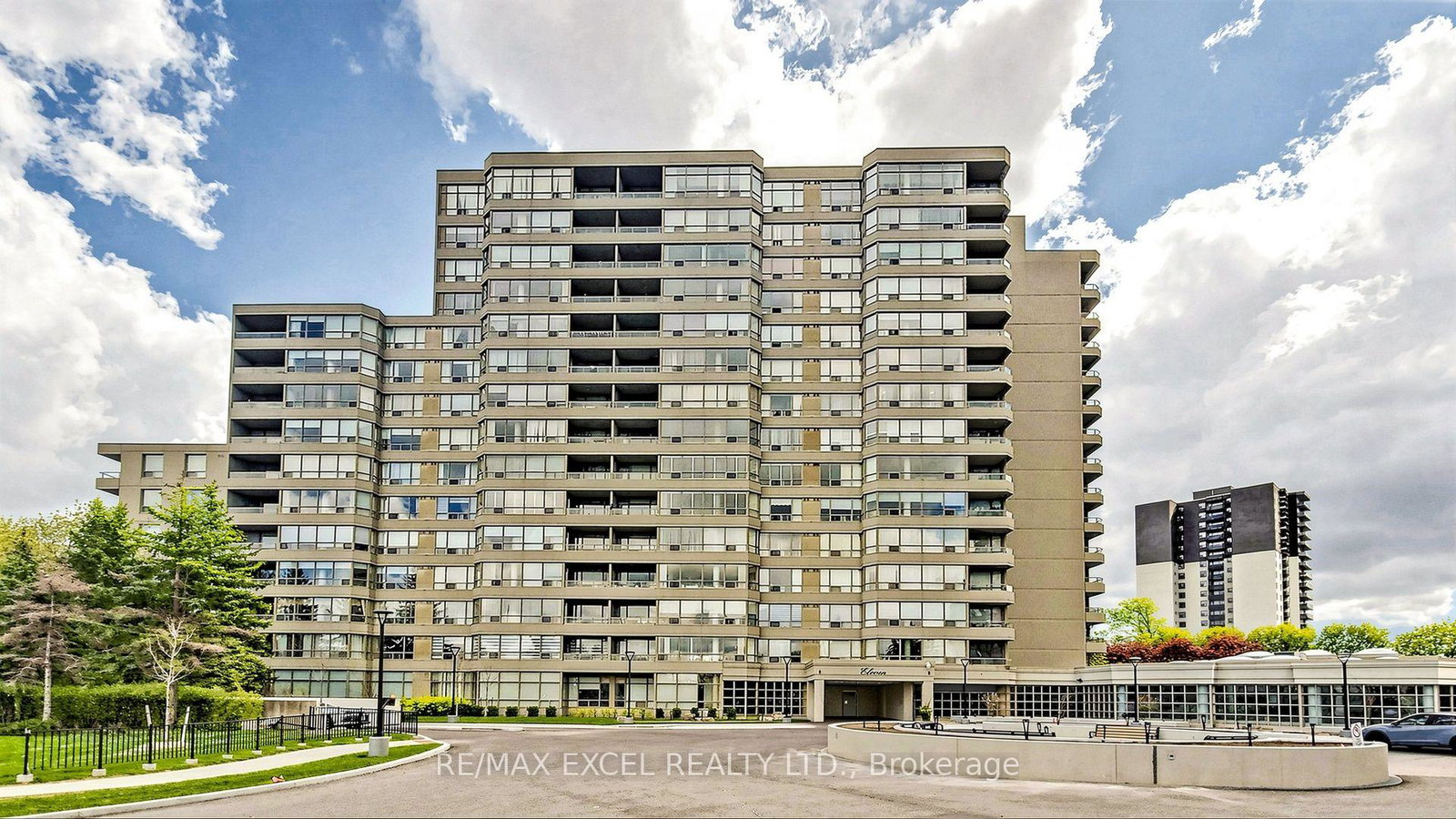11-townsgate-drive-vaughan-ontario-n13581086