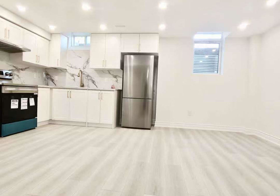252-borealis-avenue-aurora-ontario-n13581362