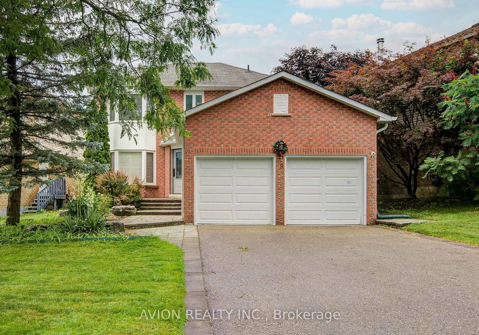 9-falan-heights-crescent-aurora-ontario-n13581736