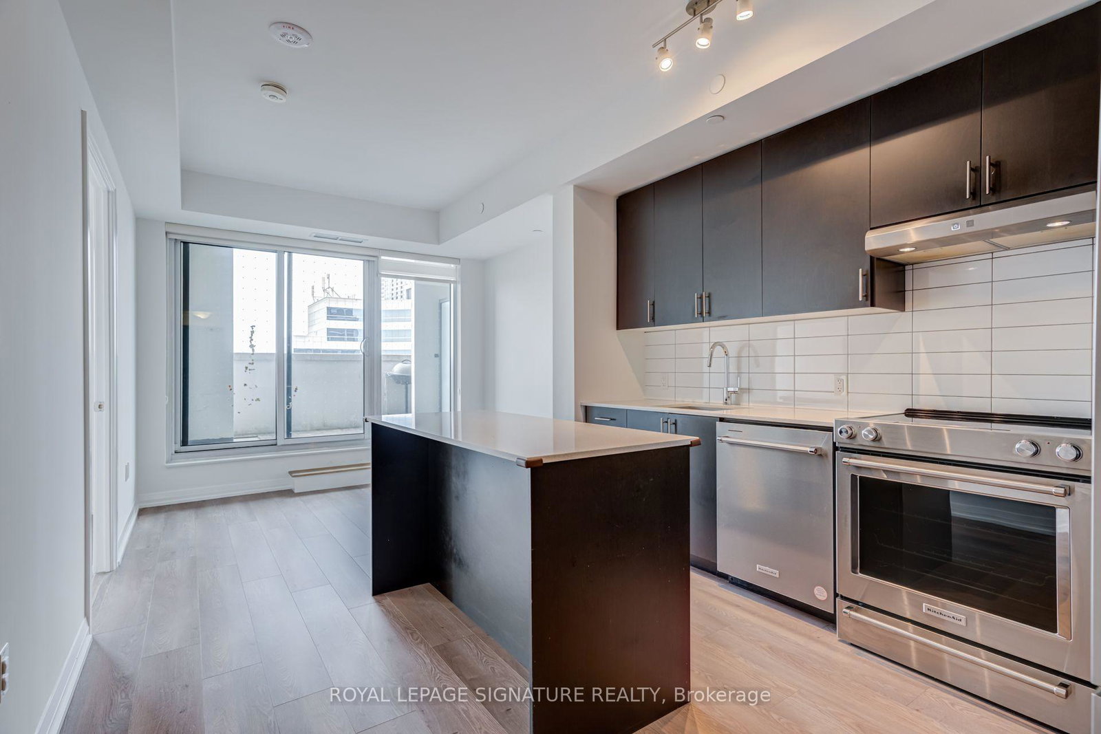 9000-jane-street-vaughan-ontario-n13582754