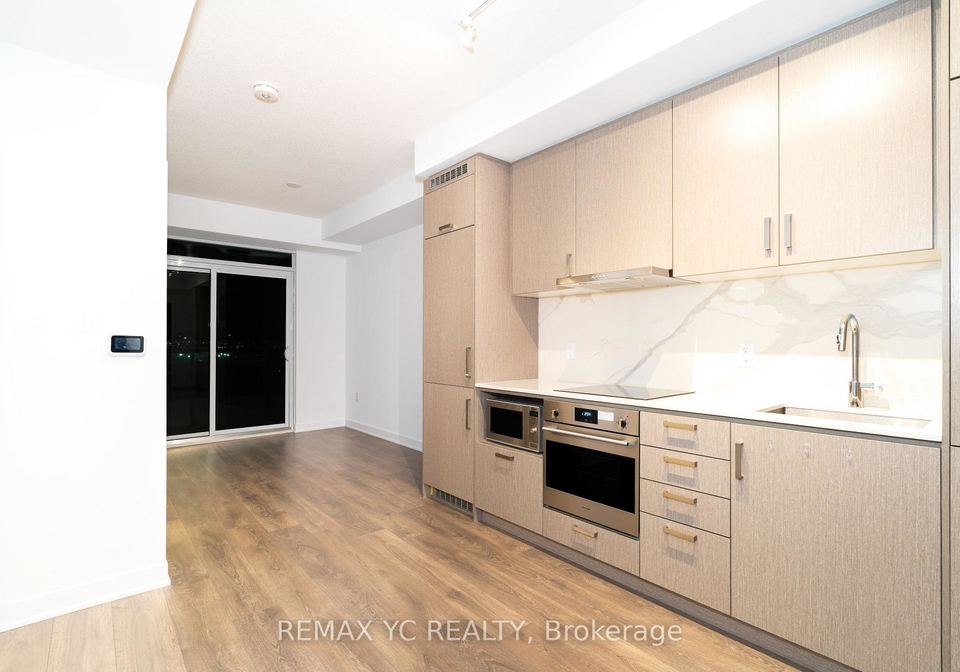 60-honeycrisp-crescent-vaughan-ontario-n13584326