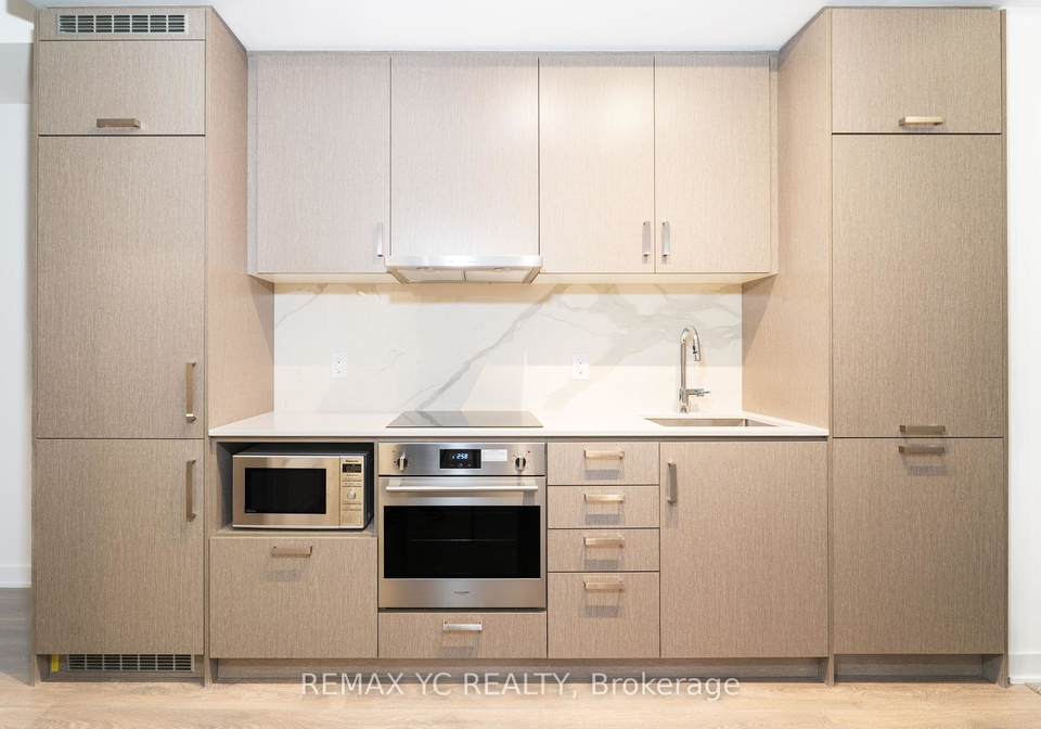 60-honeycrisp-crescent-vaughan-ontario-n13584326