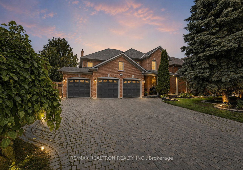653-exceller-circle-newmarket-ontario-n13585966