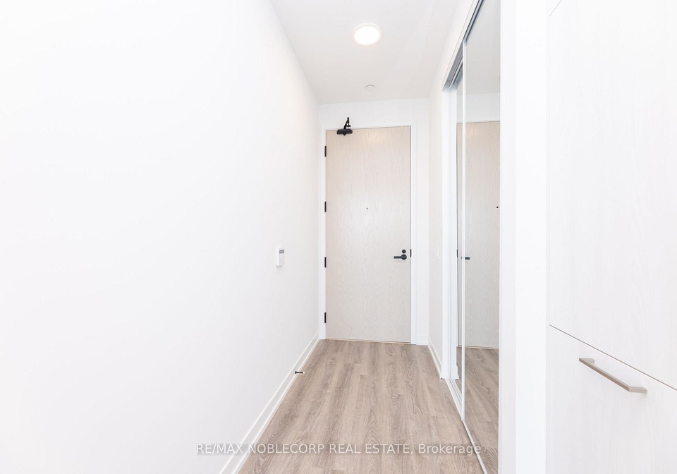 195-commerce-street-vaughan-ontario-n13586224