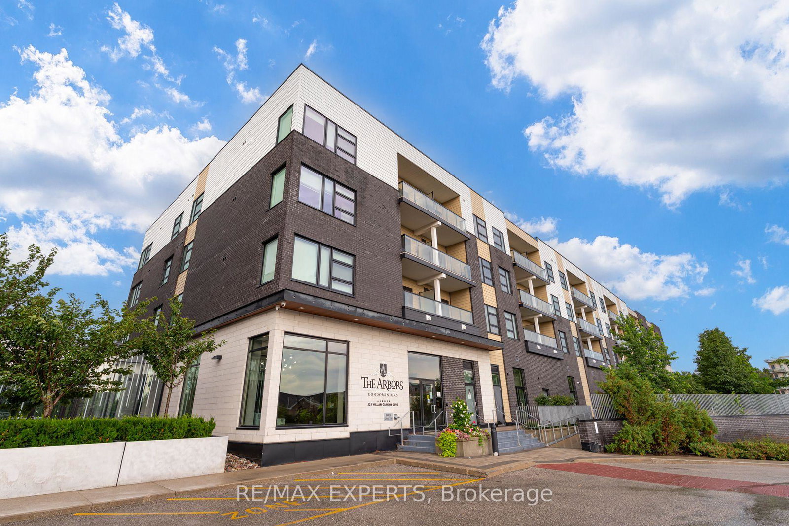 555-william-graham-drive-aurora-ontario-n13587068