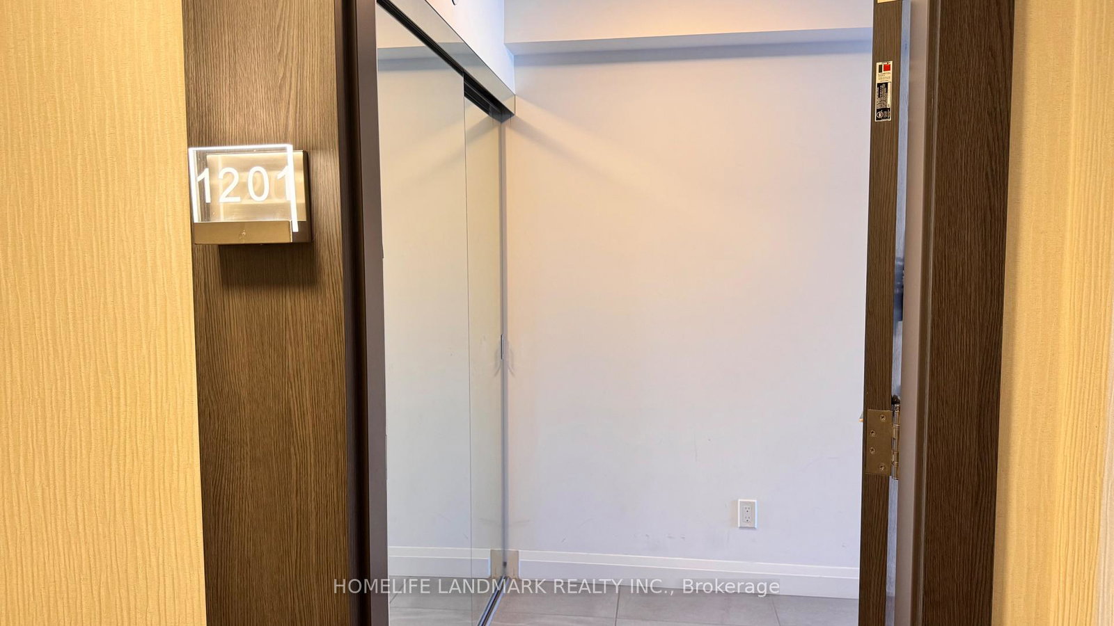 15-water-walk-drive-markham-ontario-n13587090