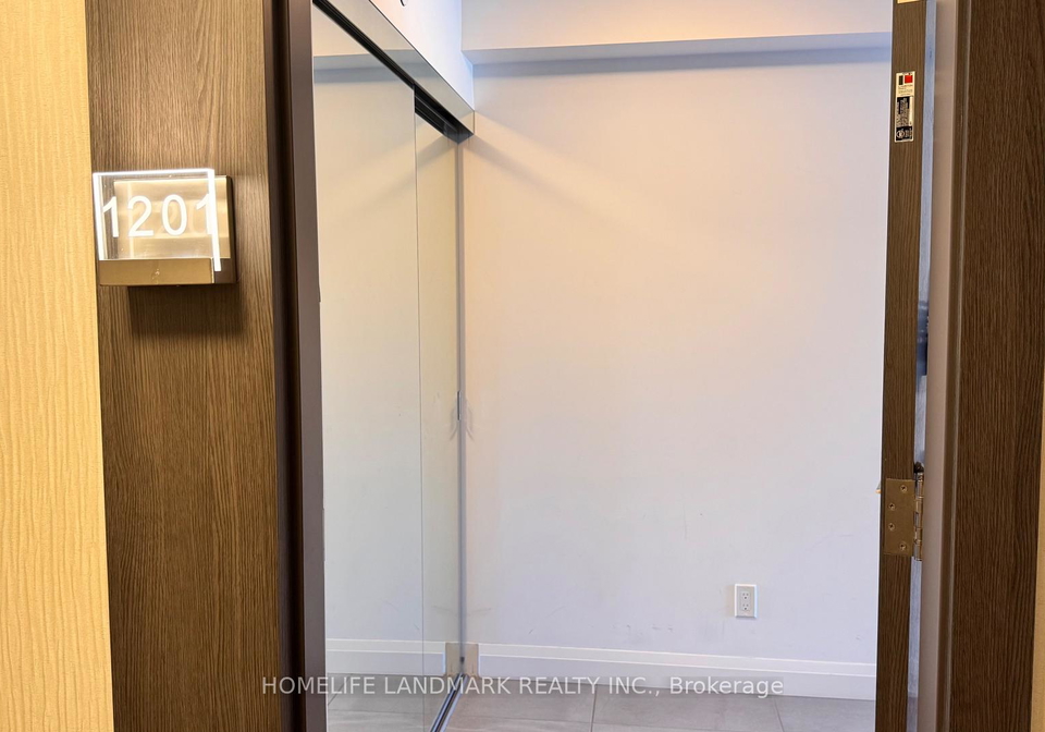 15-water-walk-drive-markham-ontario-n13587090