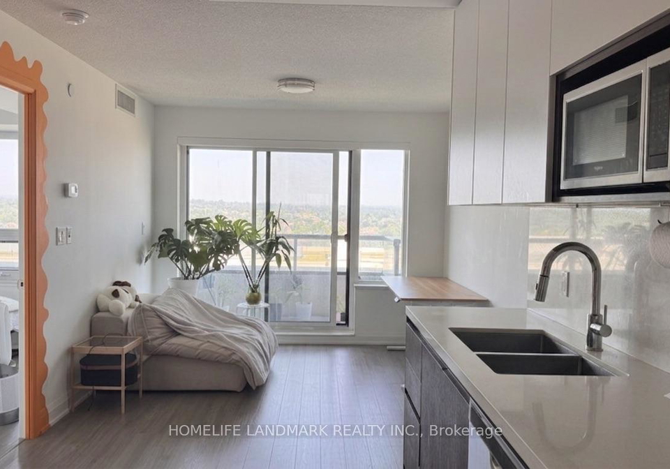 15-water-walk-drive-markham-ontario-n13587090