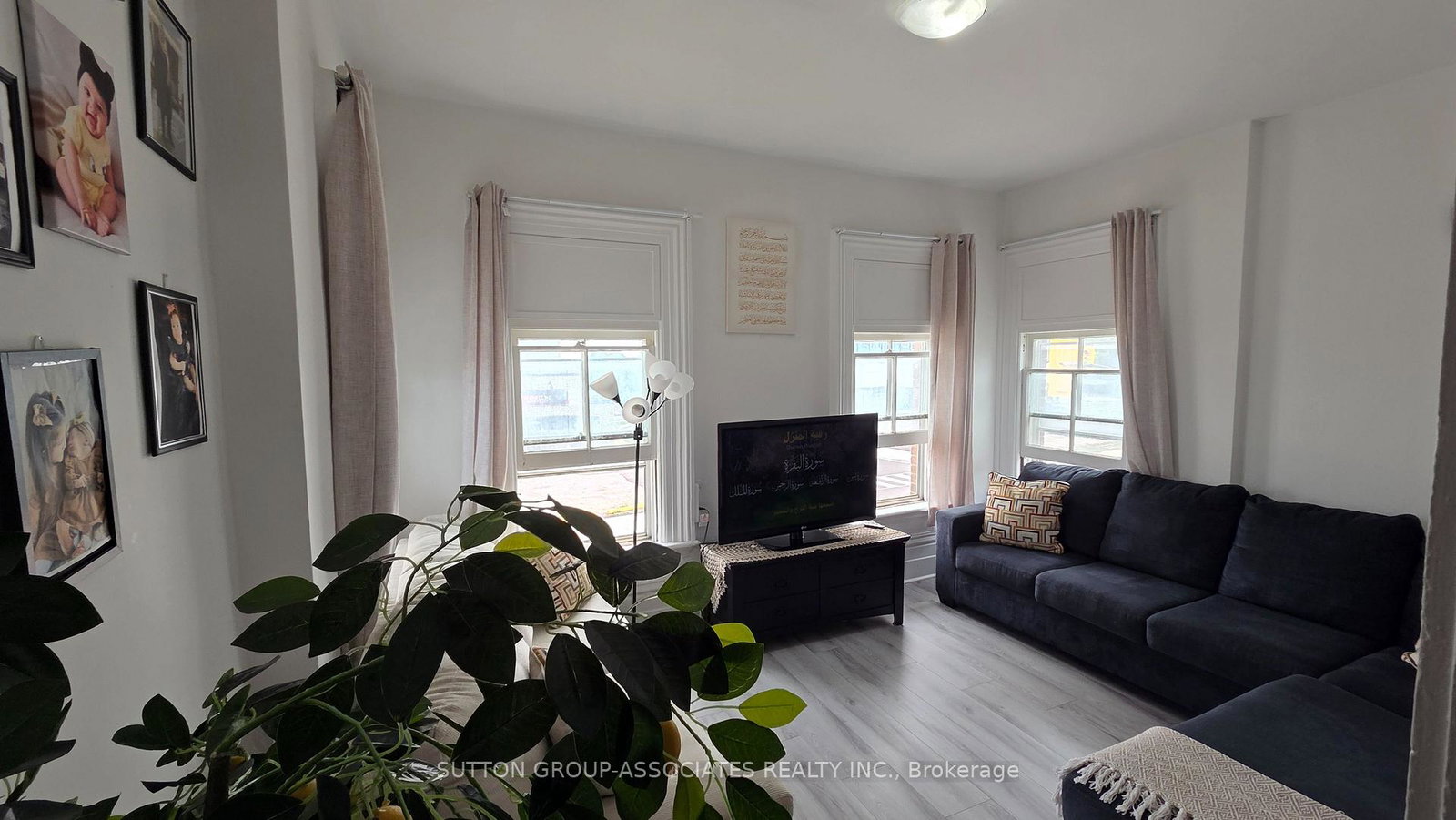 65-holland-street-w-bradford-west-gwillimbury-ontario-n13587552