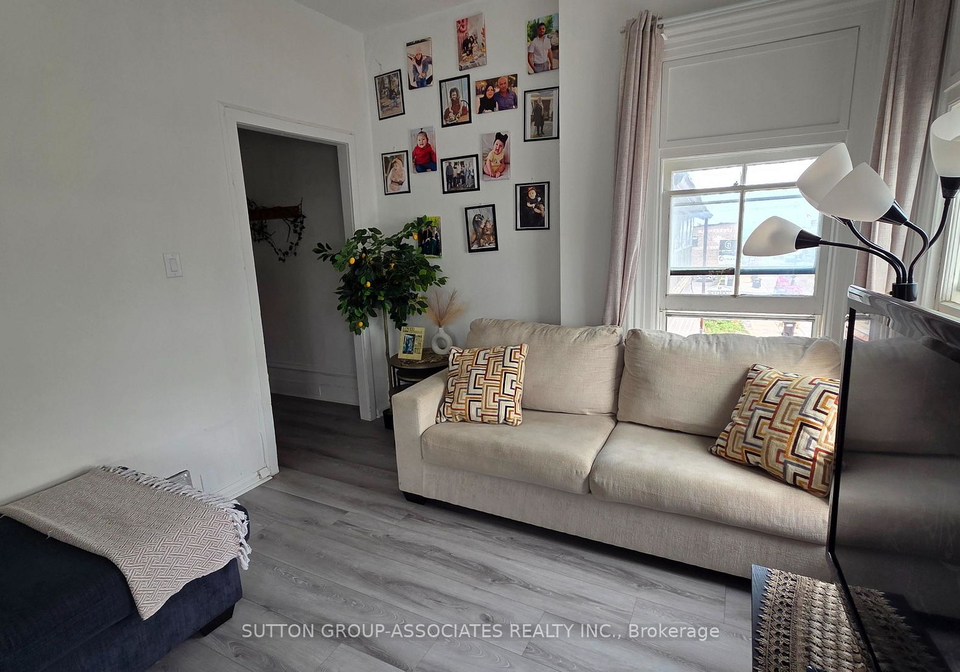 65-holland-street-w-bradford-west-gwillimbury-ontario-n13587552