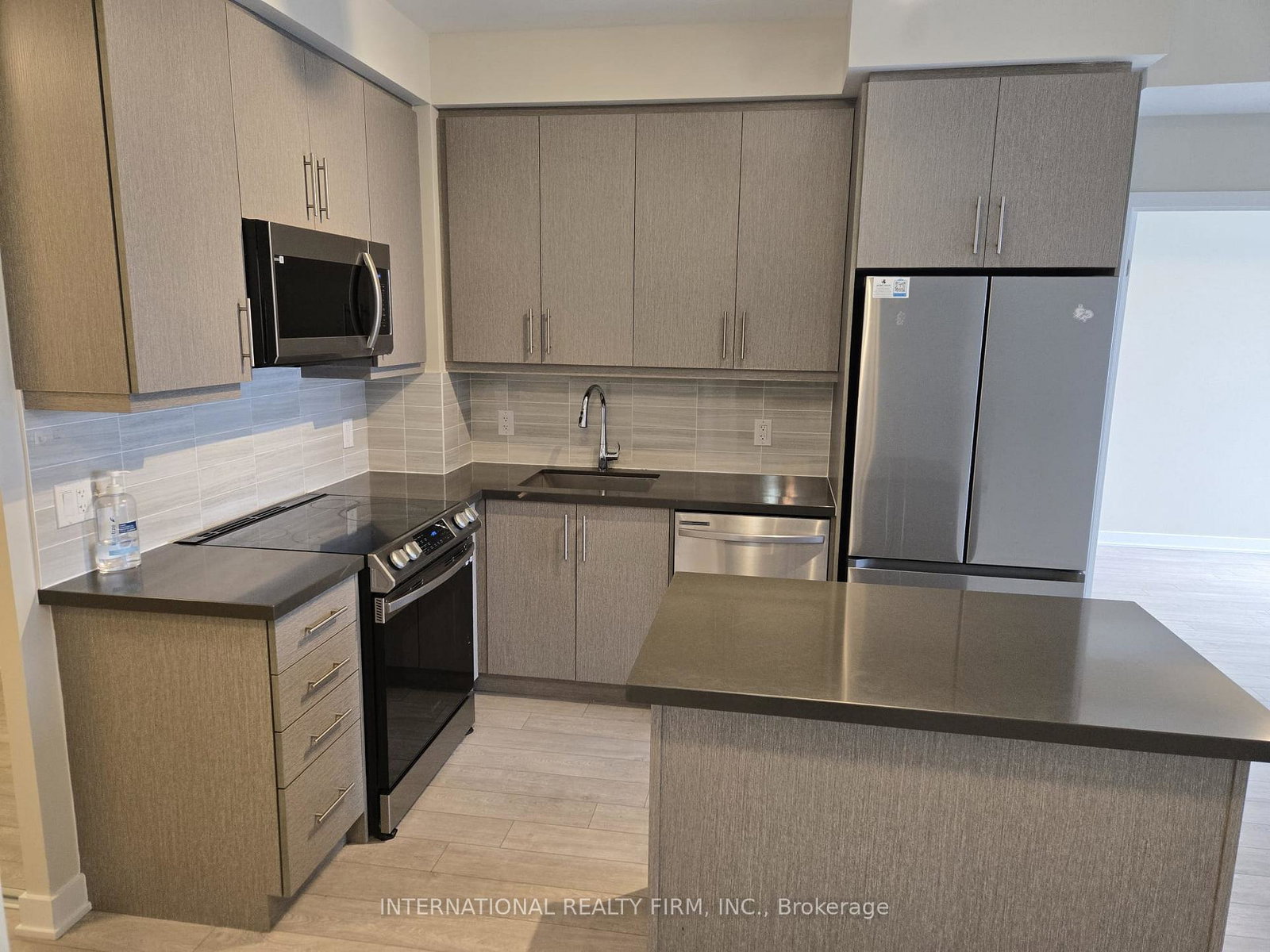 95-oneida-crescent-richmond-hill-ontario-n13587722