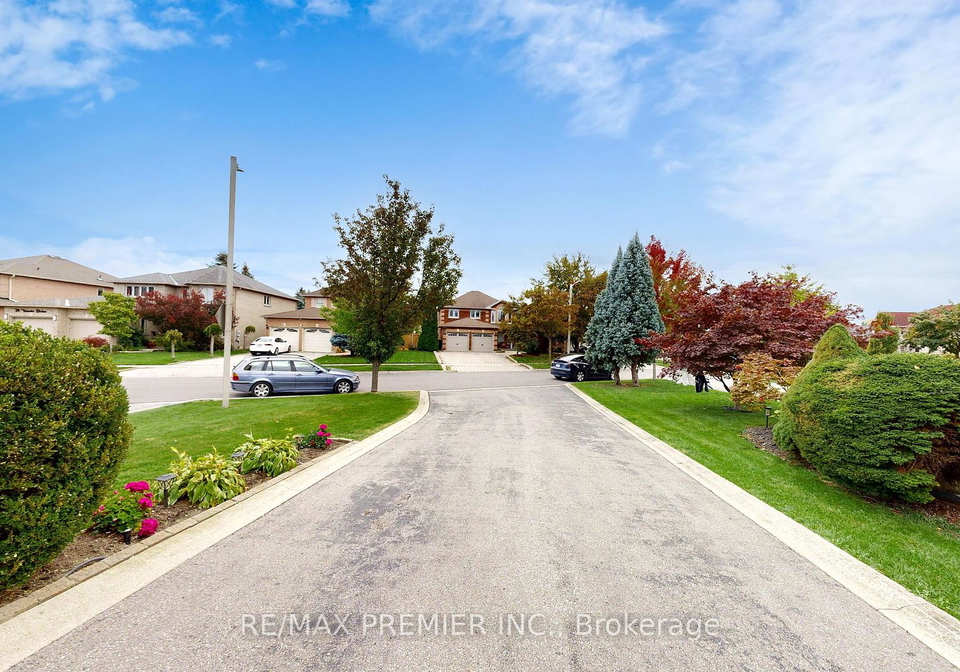 32-veneto-drive-vaughan-ontario-n13589850