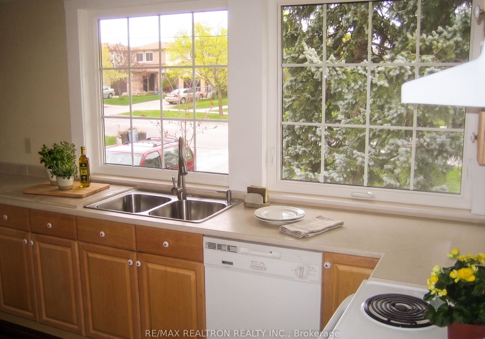 166-weldrick-road-richmond-hill-ontario-n13591396
