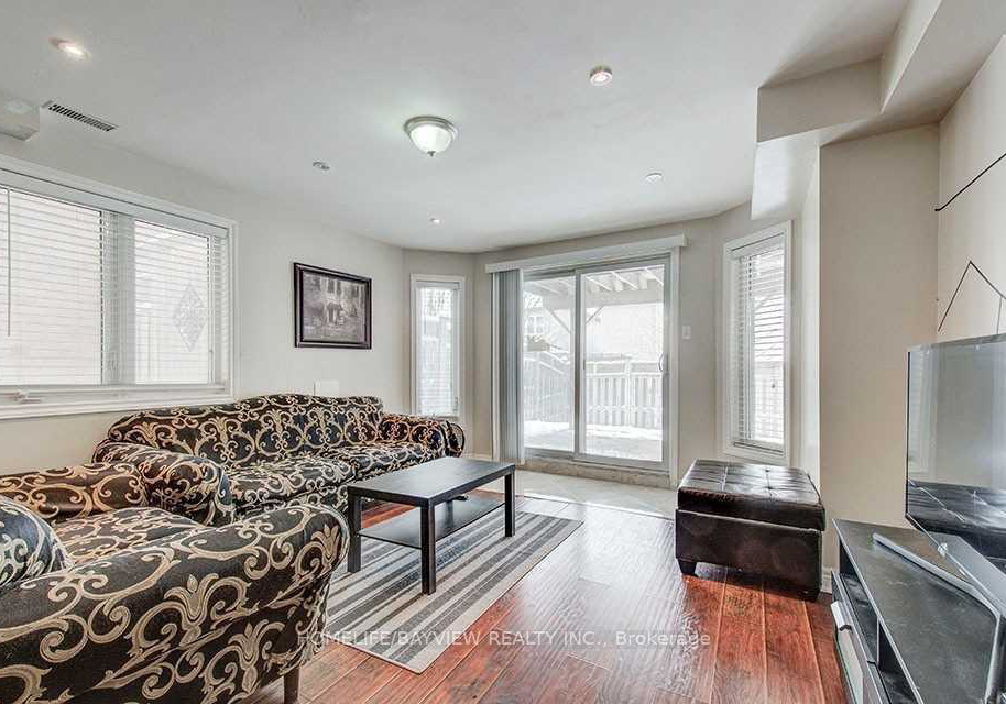 67-woodbury-crescent-s-newmarket-ontario-n13591912