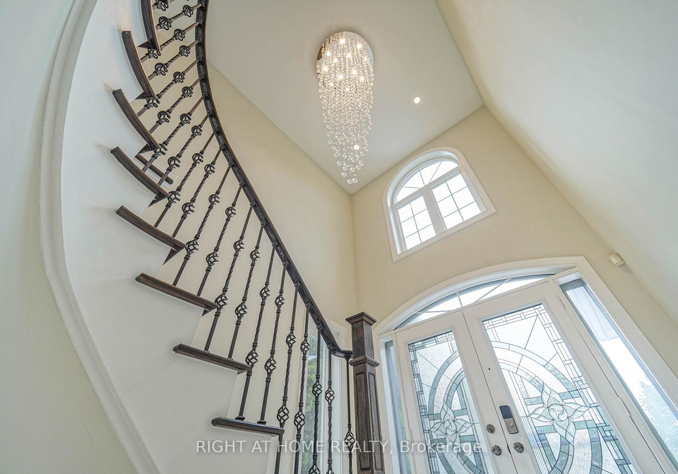 24-aristotle-drive-e-richmond-hill-ontario-n13593418