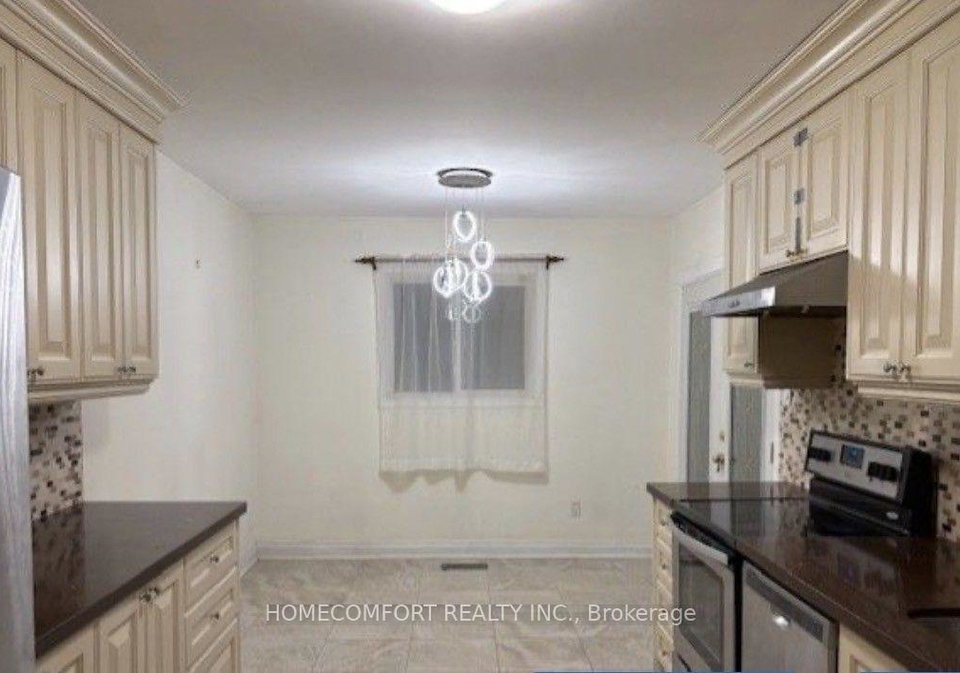 70-hunt-main-floor-avenue-richmond-hill-ontario-n13594080