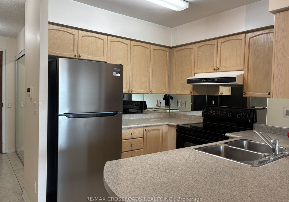 23-oneida-crescent-richmond-hill-ontario-n13595144