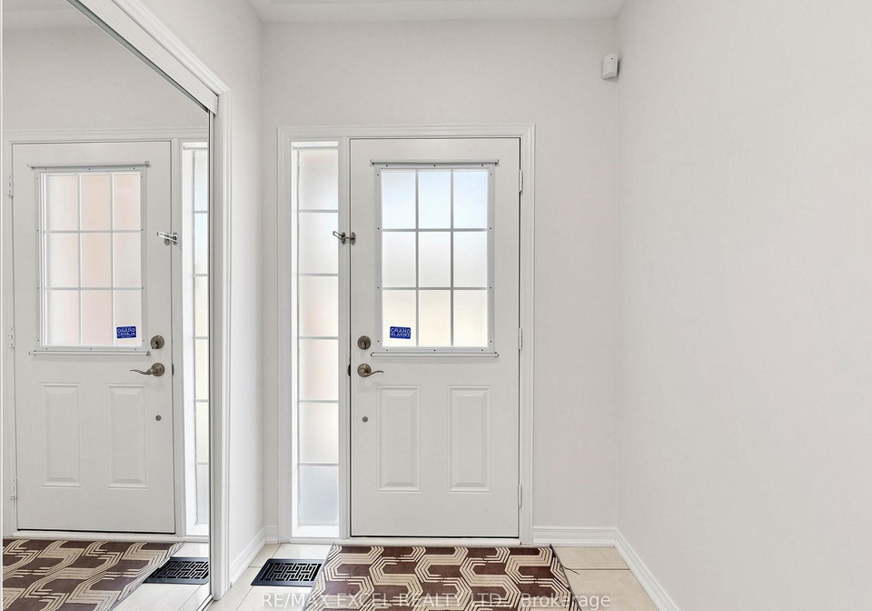 6-barr-crescent-aurora-ontario-n13596212