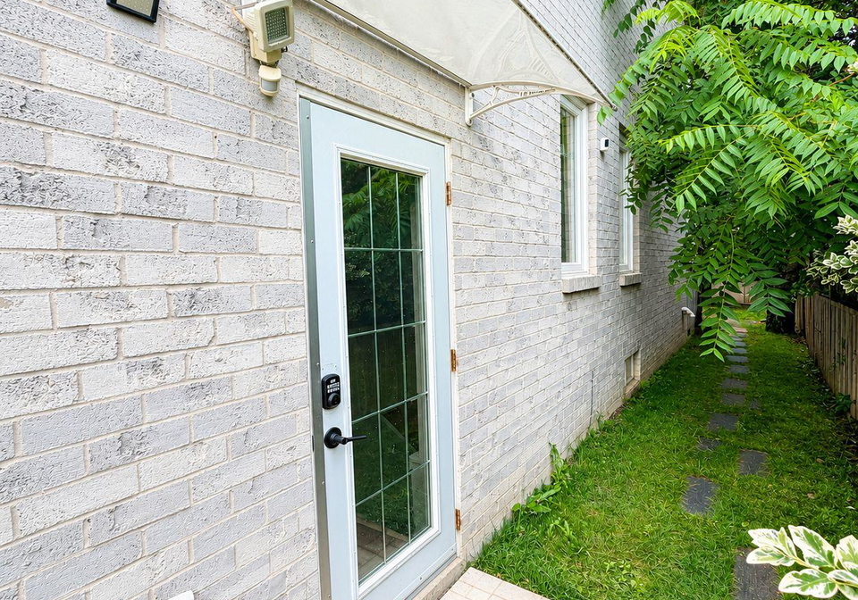 71-avenue-road-richmond-hill-ontario-n13596558