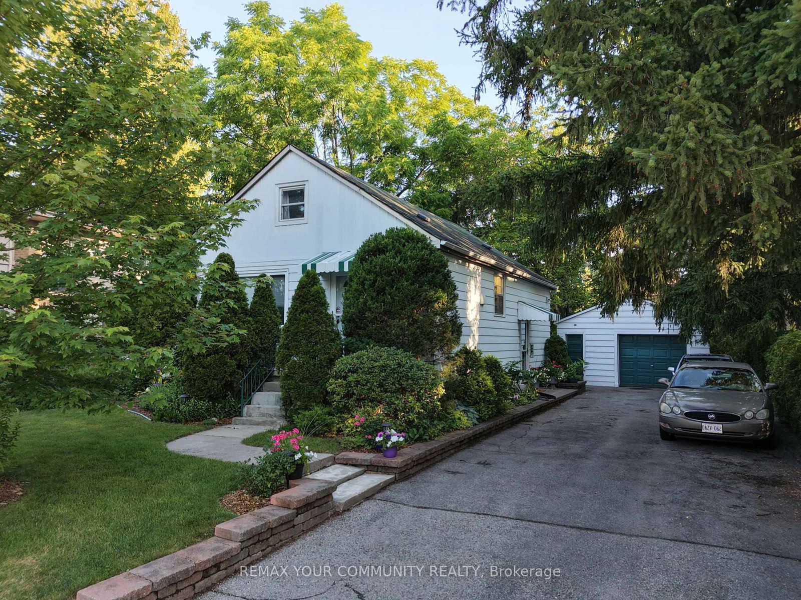 223-richmond-street-richmond-hill-ontario-n13599020