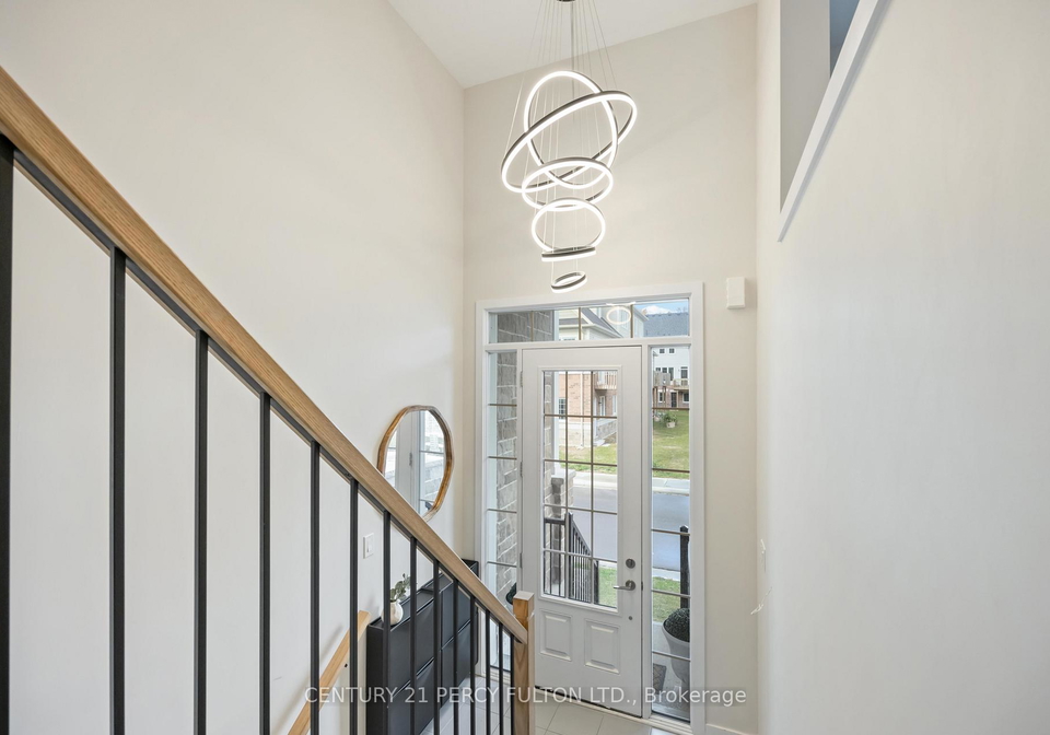 102-lyall-stokes-circle-east-gwillimbury-ontario-n13599394