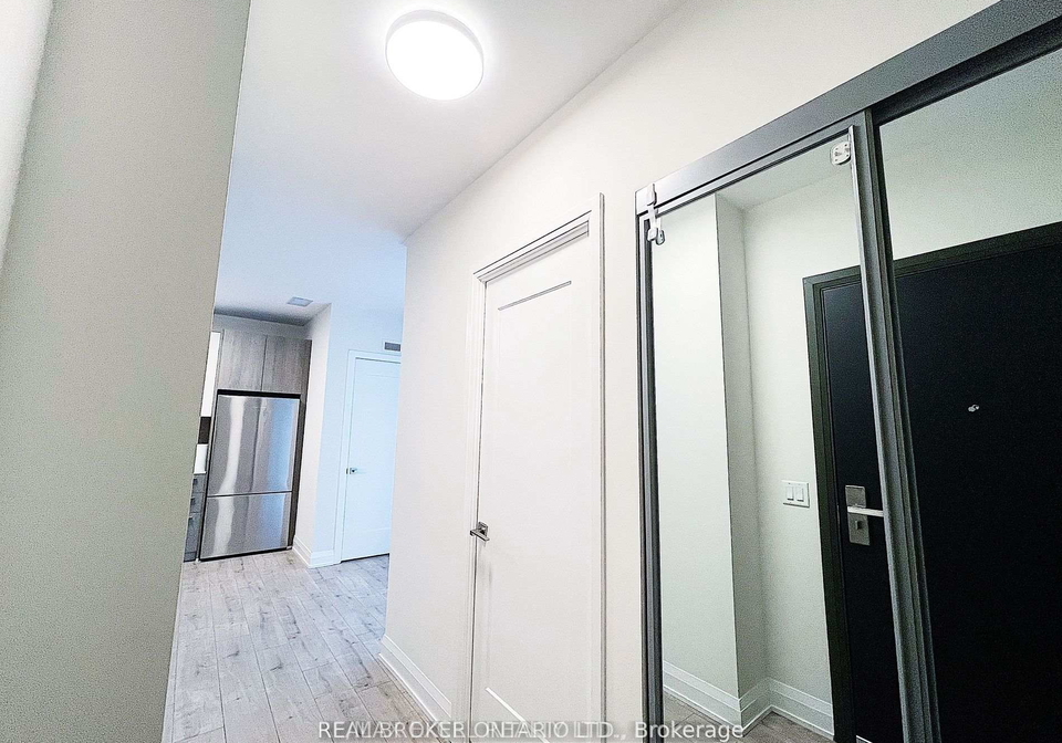 18-water-walk-drive-markham-ontario-n13599754