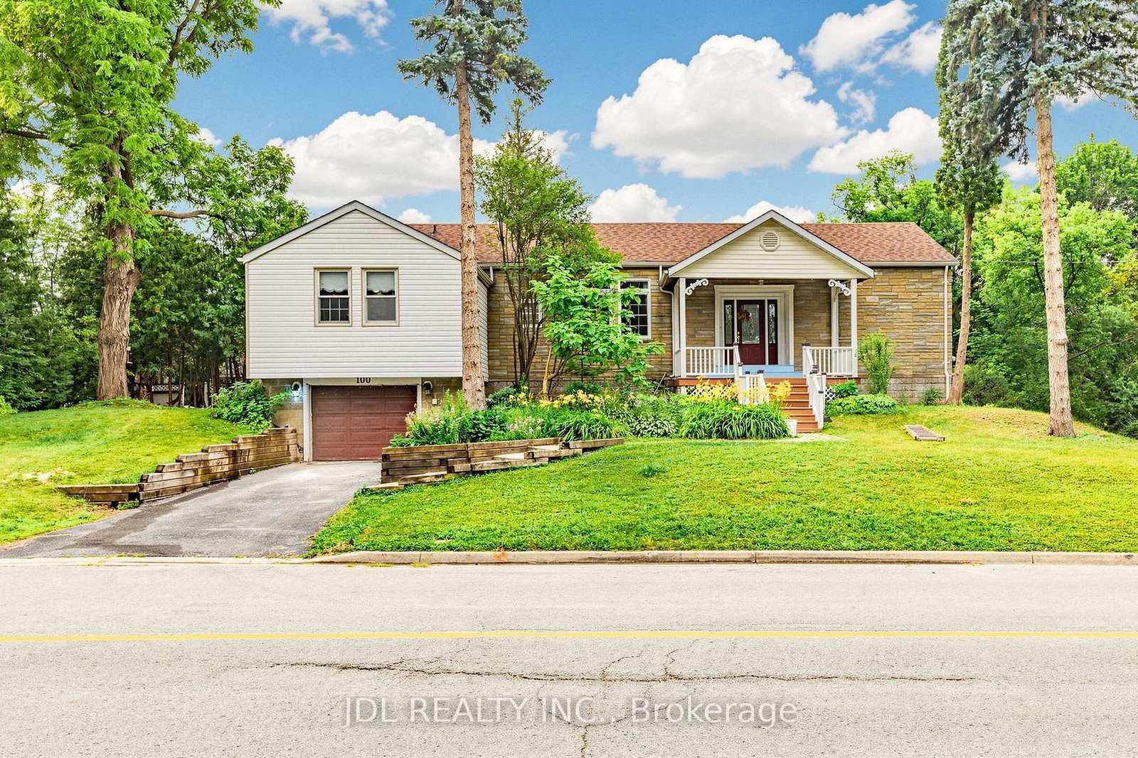 100-roxborough-road-newmarket-ontario-n13600944