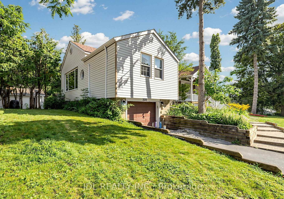 100-roxborough-road-newmarket-ontario-n13600944