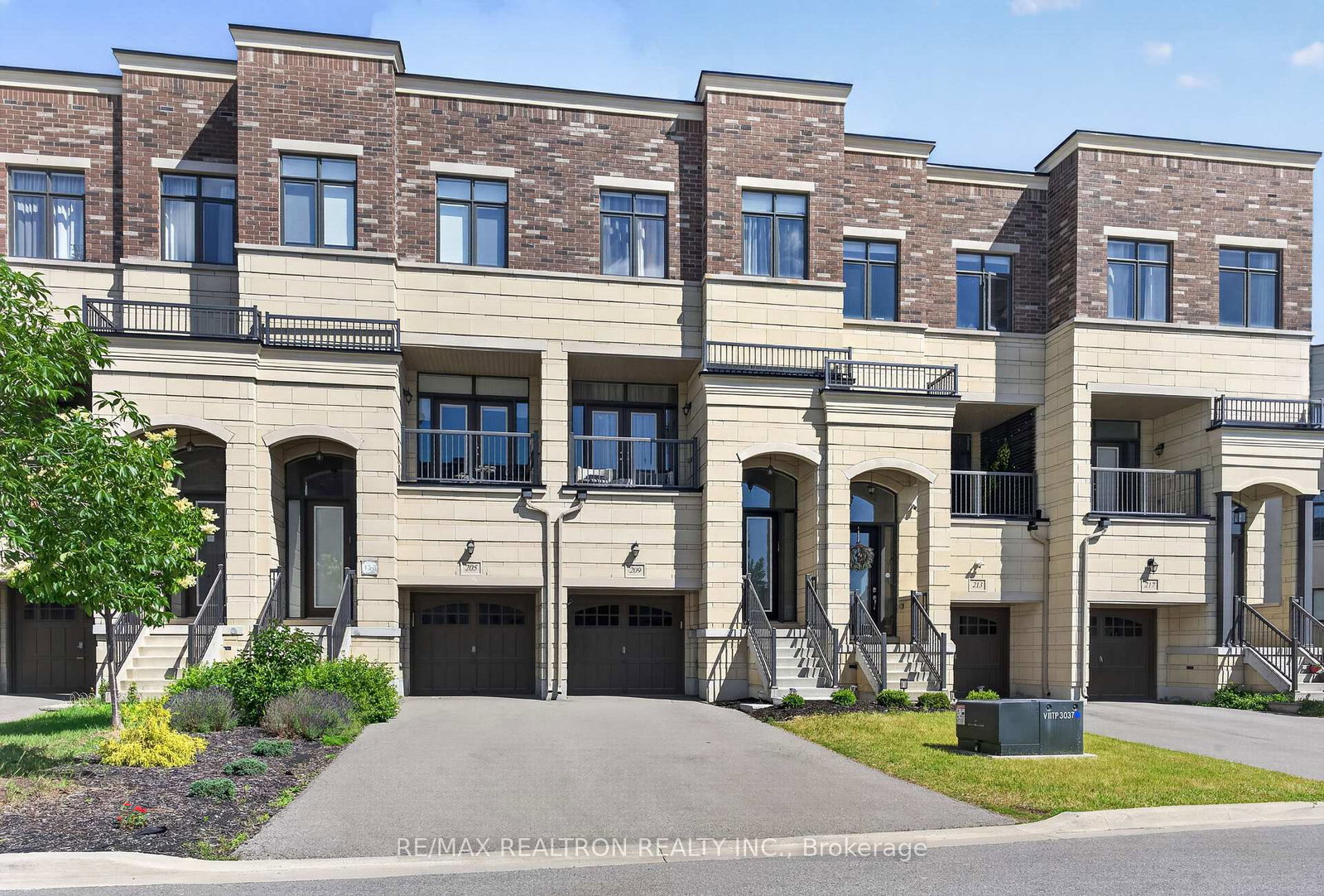 209-arianna-crescent-vaughan-ontario-n13601802