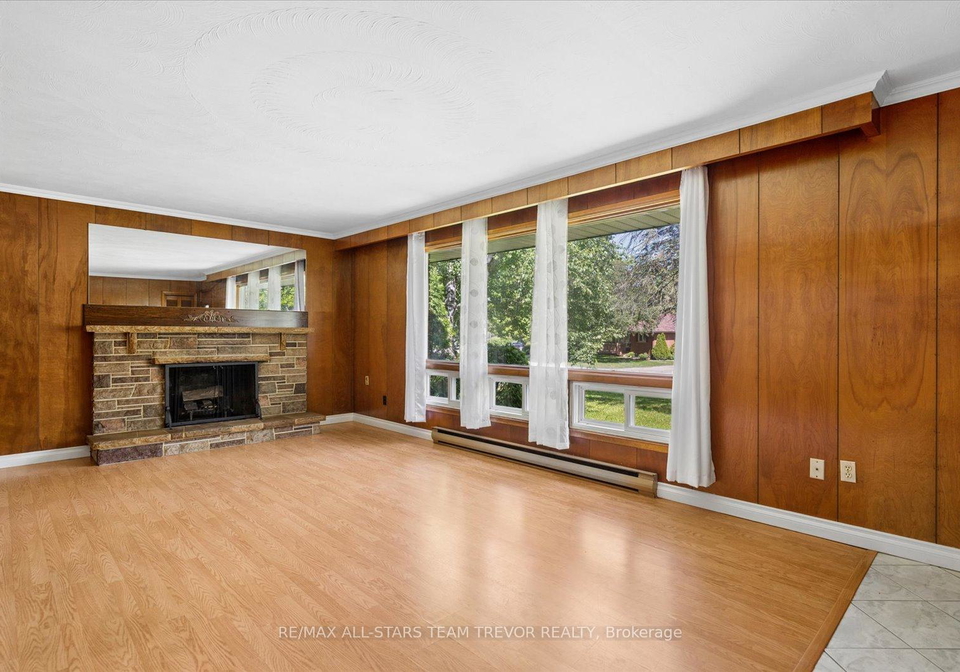 18-garrett-drive-georgina-ontario-n13602030