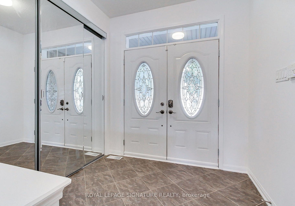 45-mae-brooks-drive-newmarket-ontario-n13602110