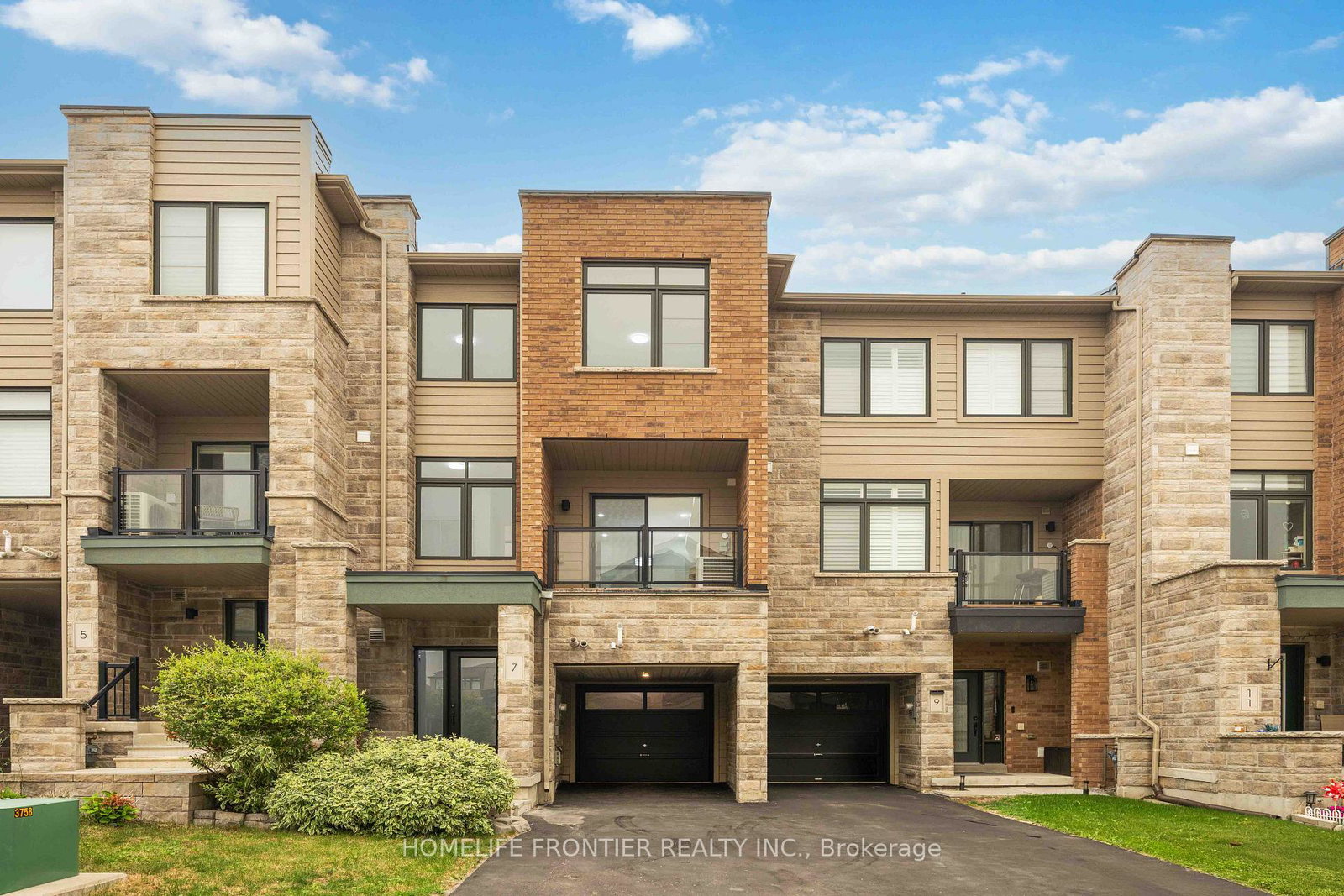 7-vantage-loop-newmarket-ontario-n13603322