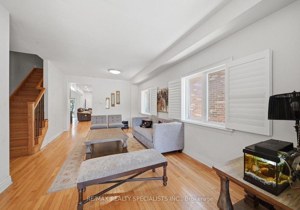 294-miller-park-avenue-bradford-west-gwillimbury-ontario-n13603368
