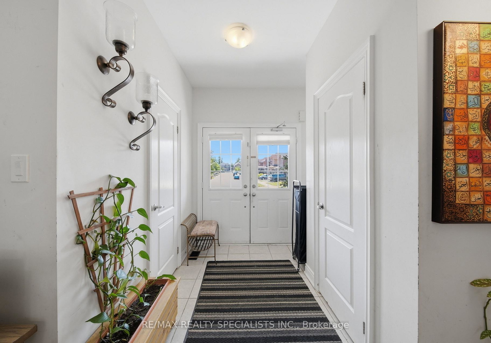 294-miller-park-avenue-bradford-west-gwillimbury-ontario-n13603368