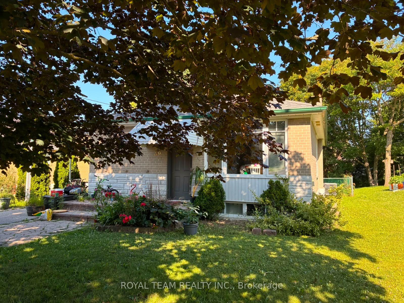36-child-drive-aurora-ontario-n13603678