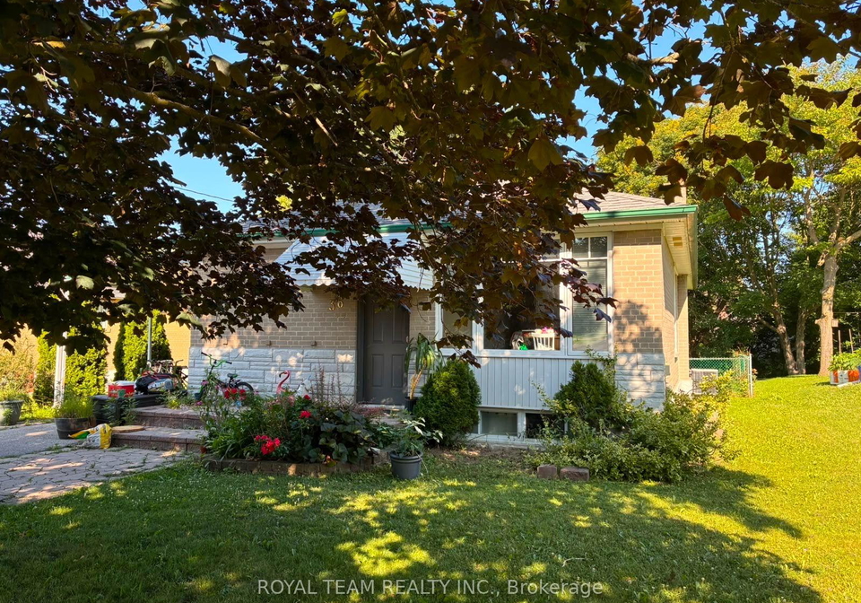 36-child-drive-aurora-ontario-n13603678