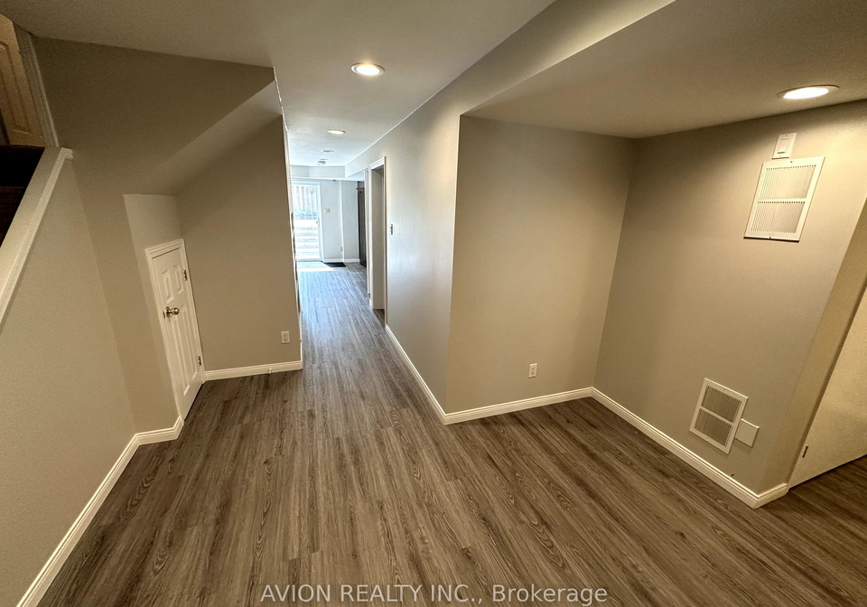 38-rush-road-aurora-ontario-n13604306