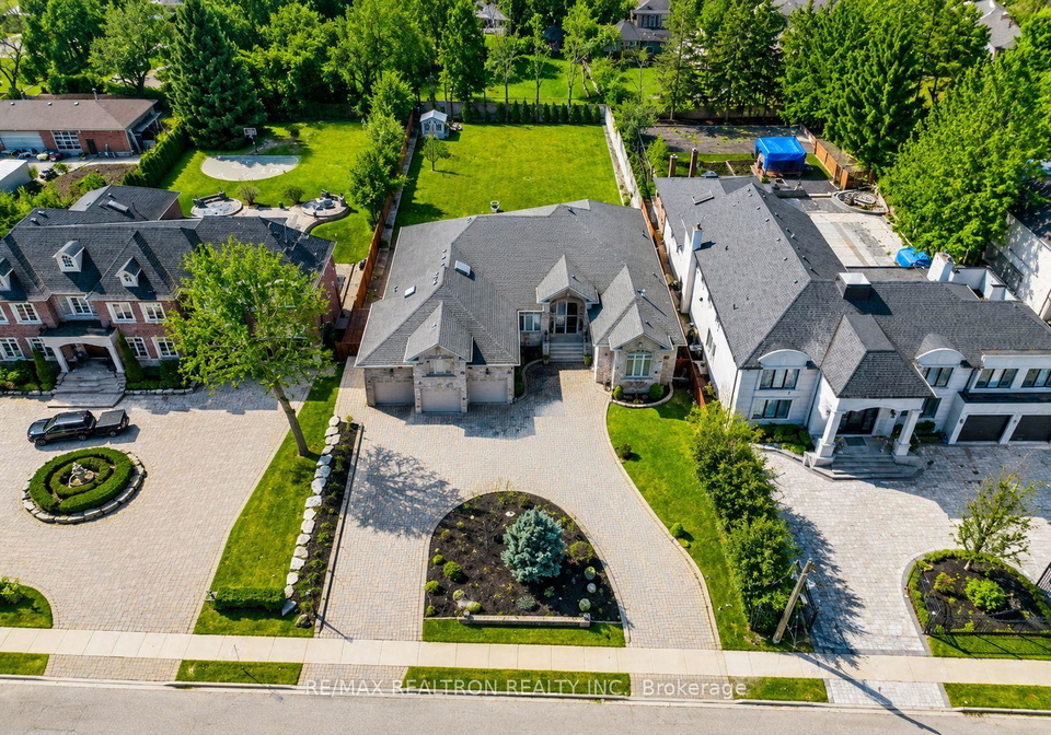 16-boyle-drive-richmond-hill-ontario-n13604566
