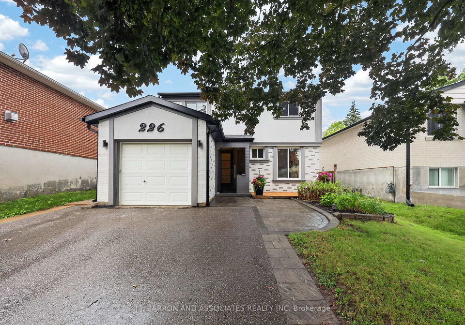 226-thoms-crescent-newmarket-ontario-n13605392