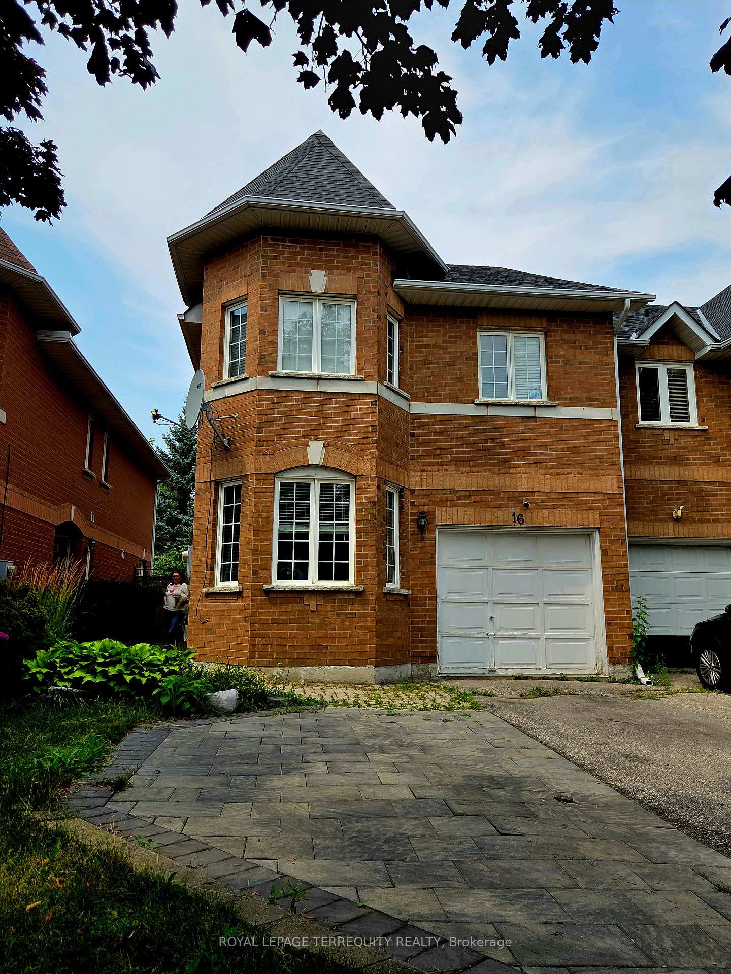 16-royal-chapin-crescent-richmond-hill-ontario-n13605566