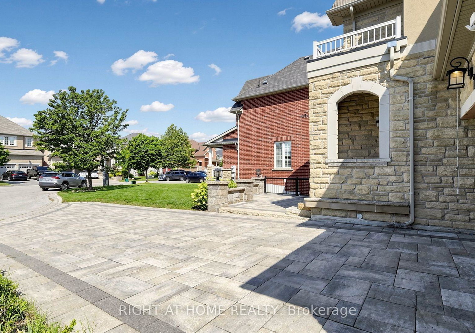 19-heaney-court-aurora-ontario-n13606264