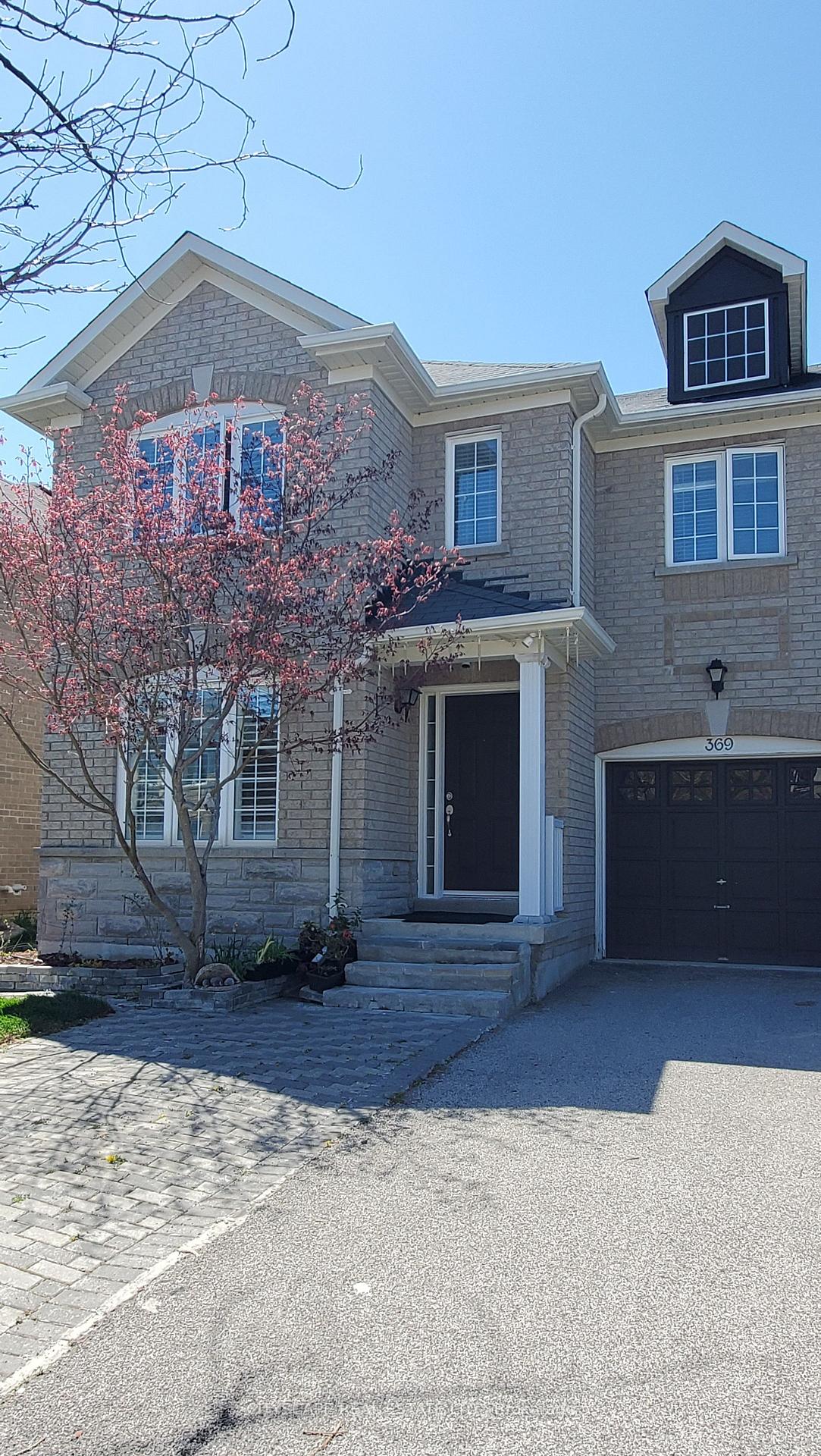 369-kwapis-boulevard-newmarket-ontario-n13606646