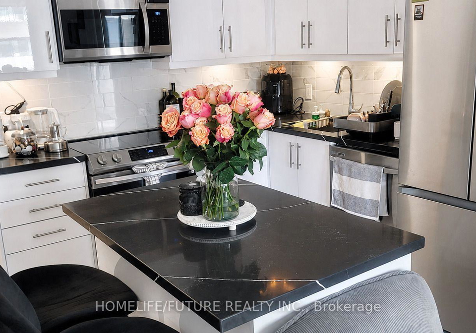 95-oneida-crescent-richmond-hill-ontario-n13607012