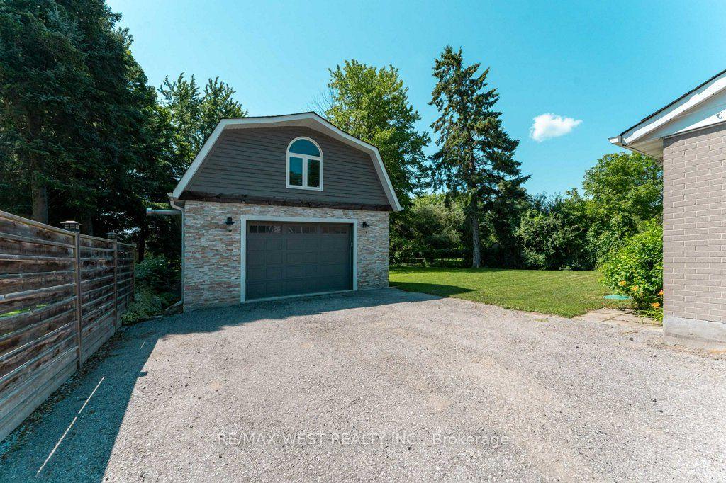 67-garage-may-avenue-east-gwillimbury-ontario-n13607112