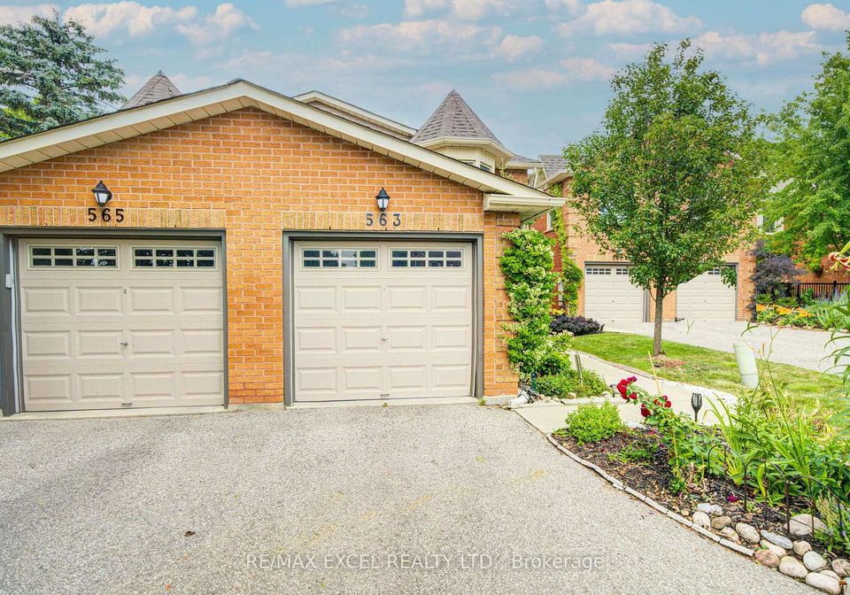 563-tara-hill-circle-aurora-ontario-n13608274